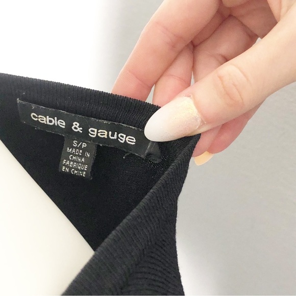 🖤Cable & Gauge Black Cardigan | Floral Appliqué Neckline | Size Small🖤 - Picture 11 of 11